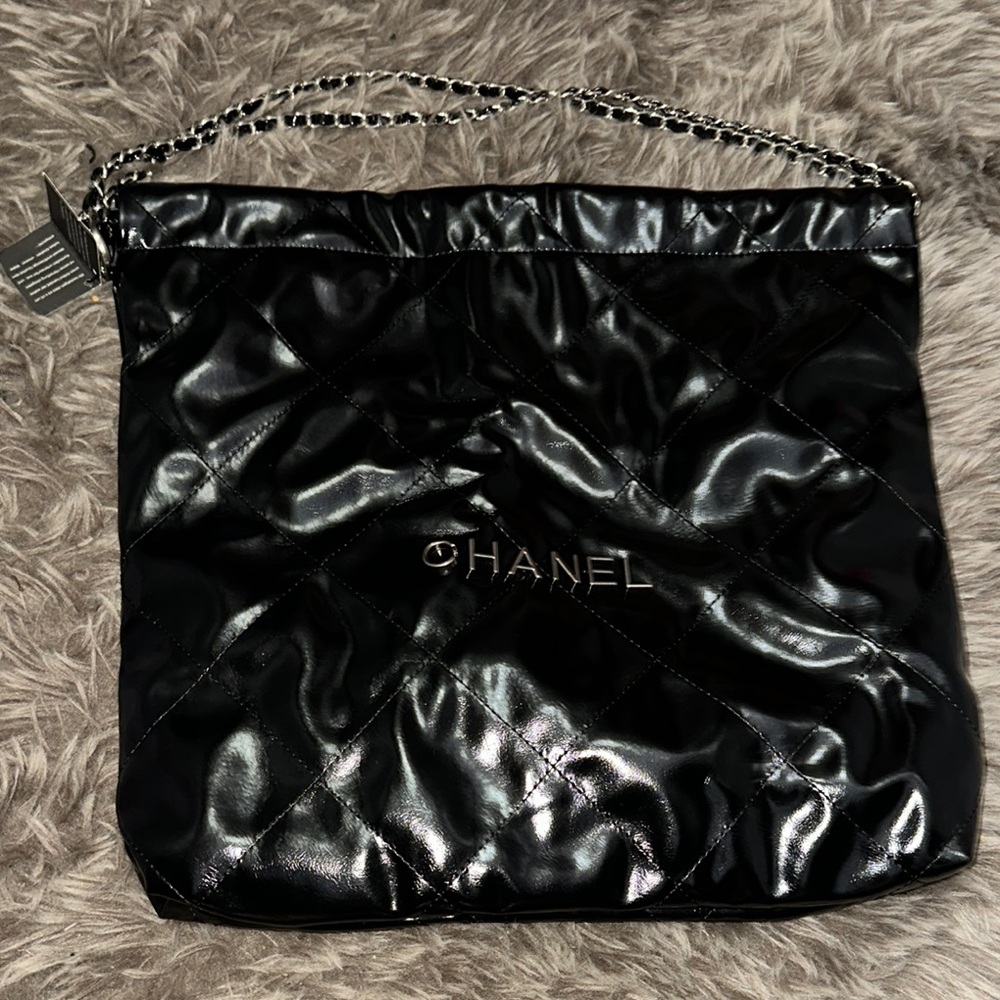 CHANEL Black Quilted Leather Shoulder Bag